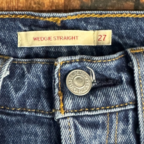LEVI’S Wedgie Straight Premium Denim Jean in Unstoppable Wear 27 - Picture 5 of 9